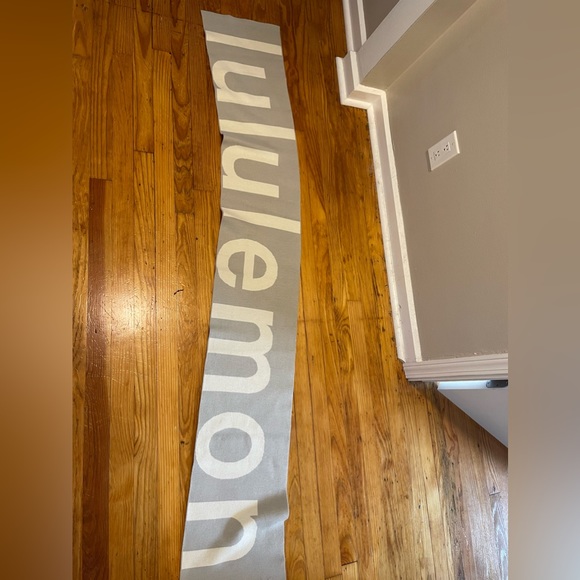 Lululemon reversible scarf - Picture 1 of 3